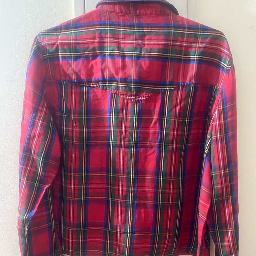 Levi’s Women’s Red Check Cropped Shirt - Picture 6 of 8